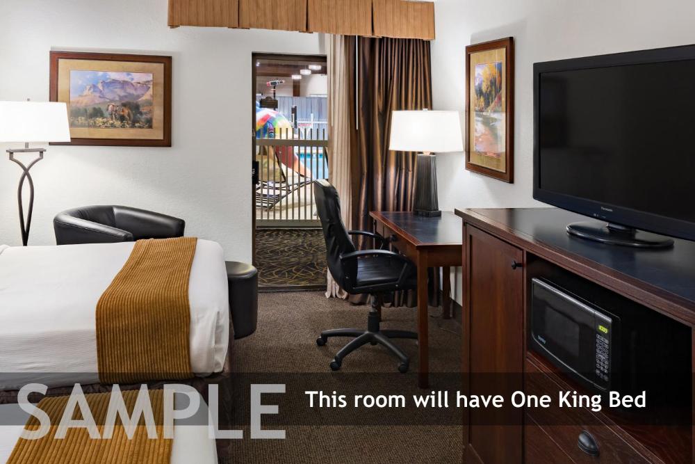 King Room with Pool View - Pet-Friendly interior